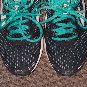 Brooks running shoes size 8.5
